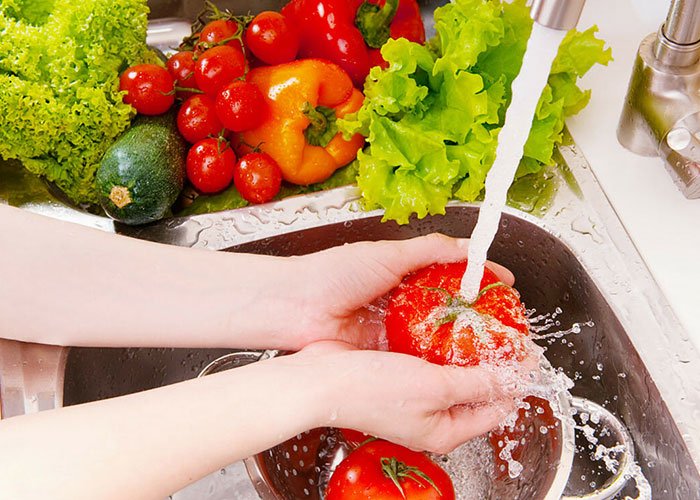چطور مواد غذایی را ضد عفونی کنیم؟