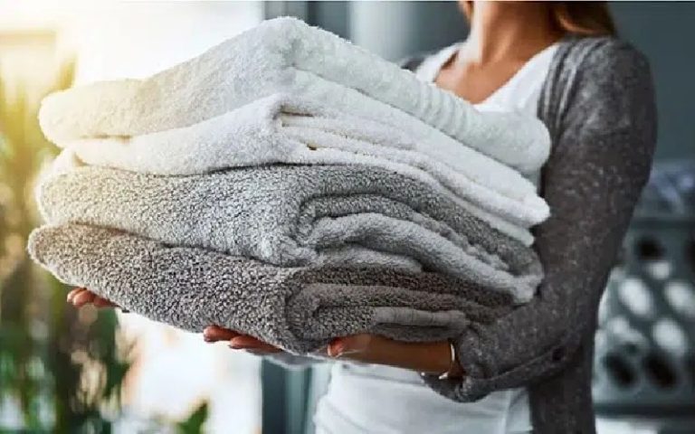 آموزش شستن حوله؛ نحوه شستن حوله تن پوش برای رفع پرز