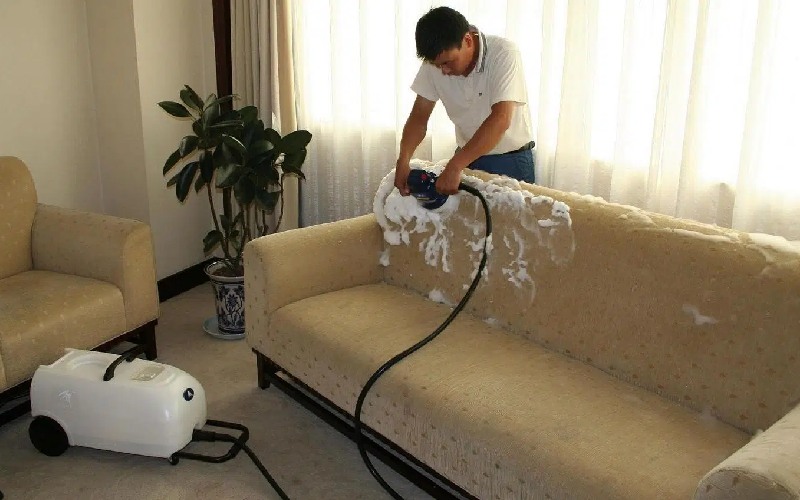 آموزش شستشوی مبل راحتی در خانه