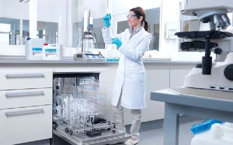 نکات مهم برای شستشو ظروف شیشه ای آزمایشگاه