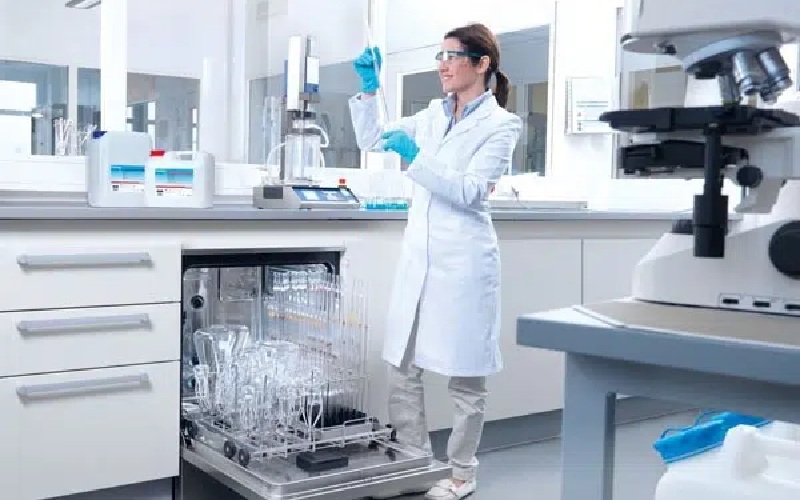 نکات مهم برای شستشو ظروف شیشه ای آزمایشگاه