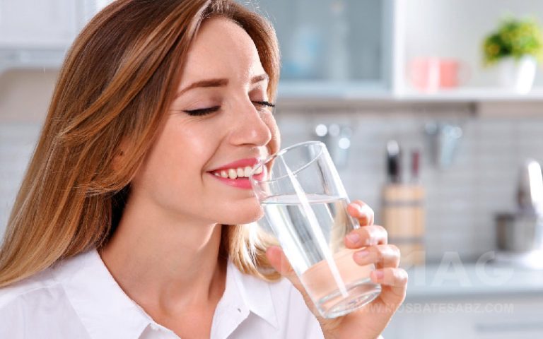 خواص شگفت انگیز نوشیدن آب جوش قبل از صبحانه